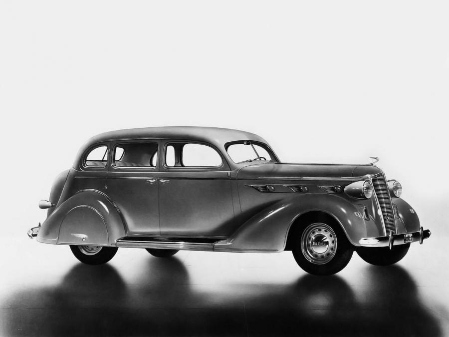  DeSoto Airstream Custom Six 7-Passenger Sedan (S1) 1936 года  (фото 1 из 1)
